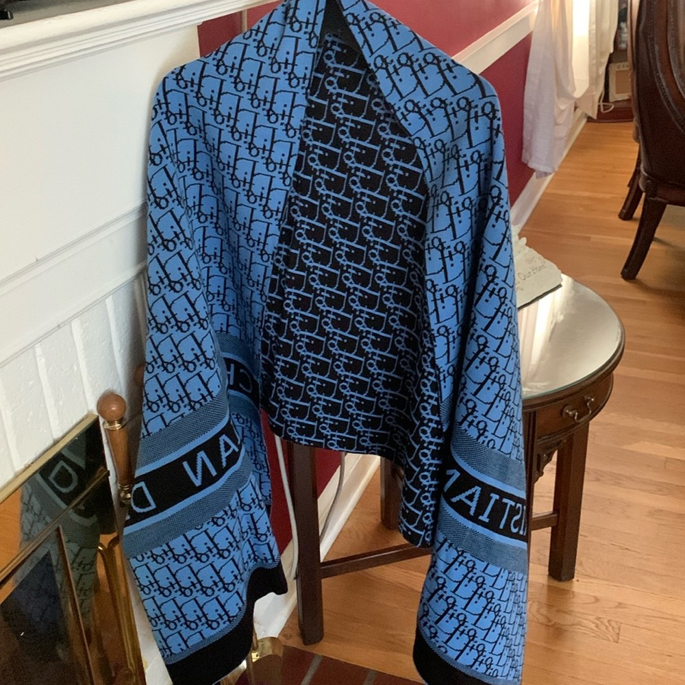 Scarf size 27” x 70”